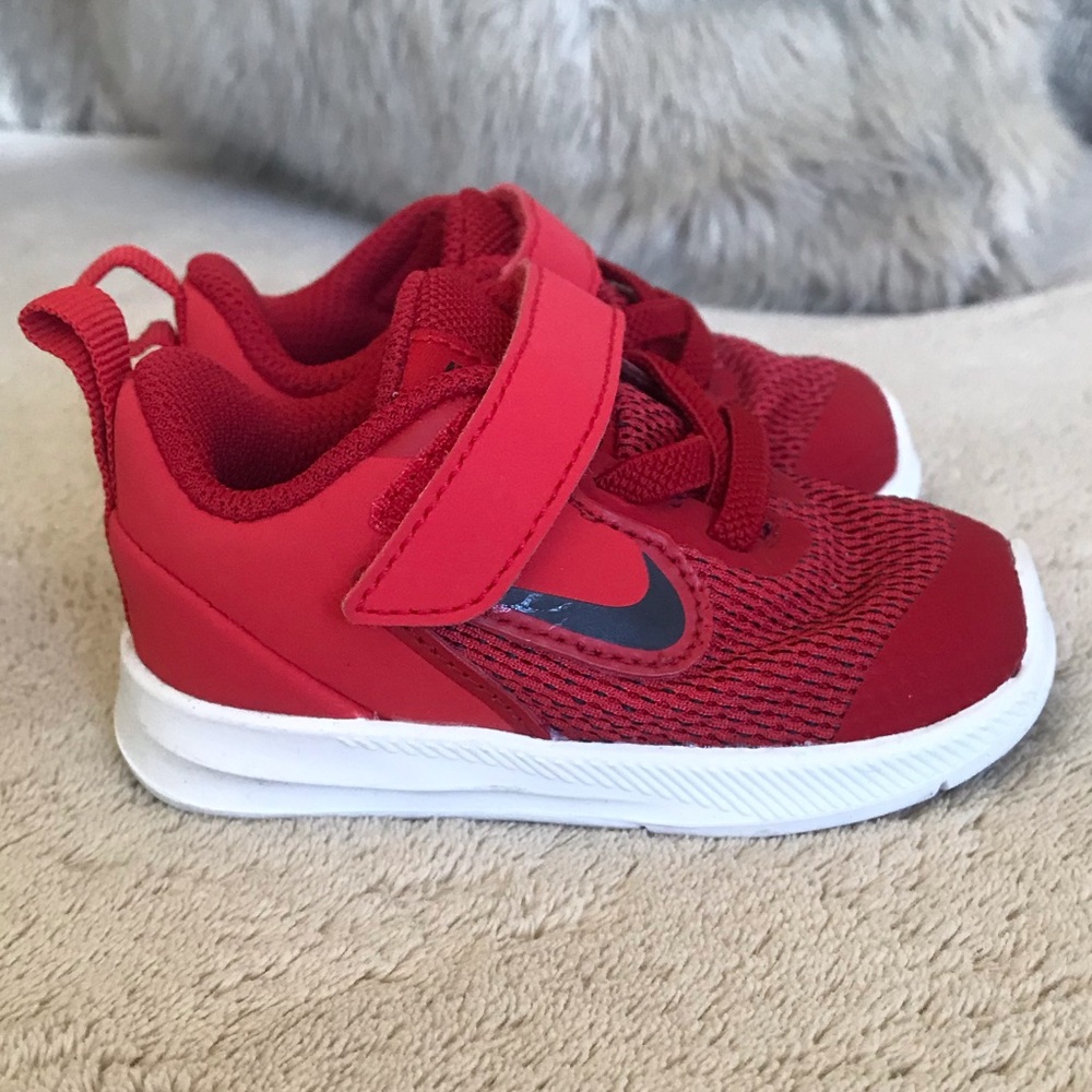 ‼️ SOLD ‼️ Nike Toddler Velcro Shoes